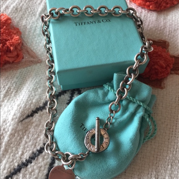 Tiffany Toggle Necklace - Picture 4 of 5